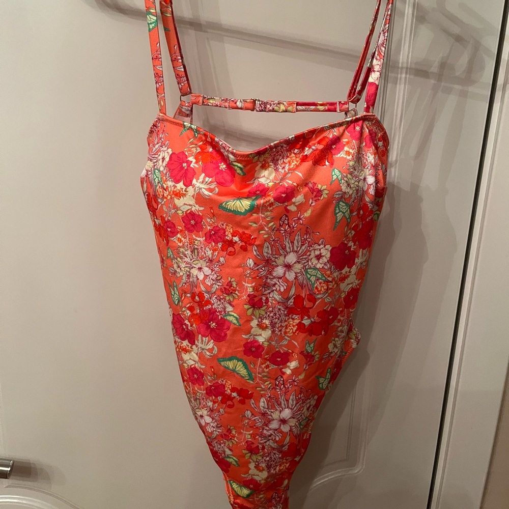 NWT Victoria’s Secret Swim Floral One-Piece Swimsuit Sz Medium